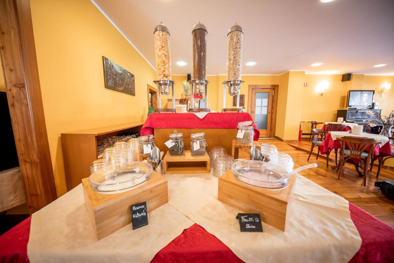 Hotel Elena Saint-Vincent Luaran gambar