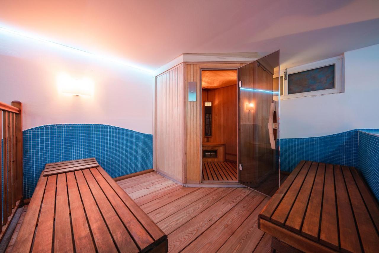 Hotel Elena Saint-Vincent Luaran gambar