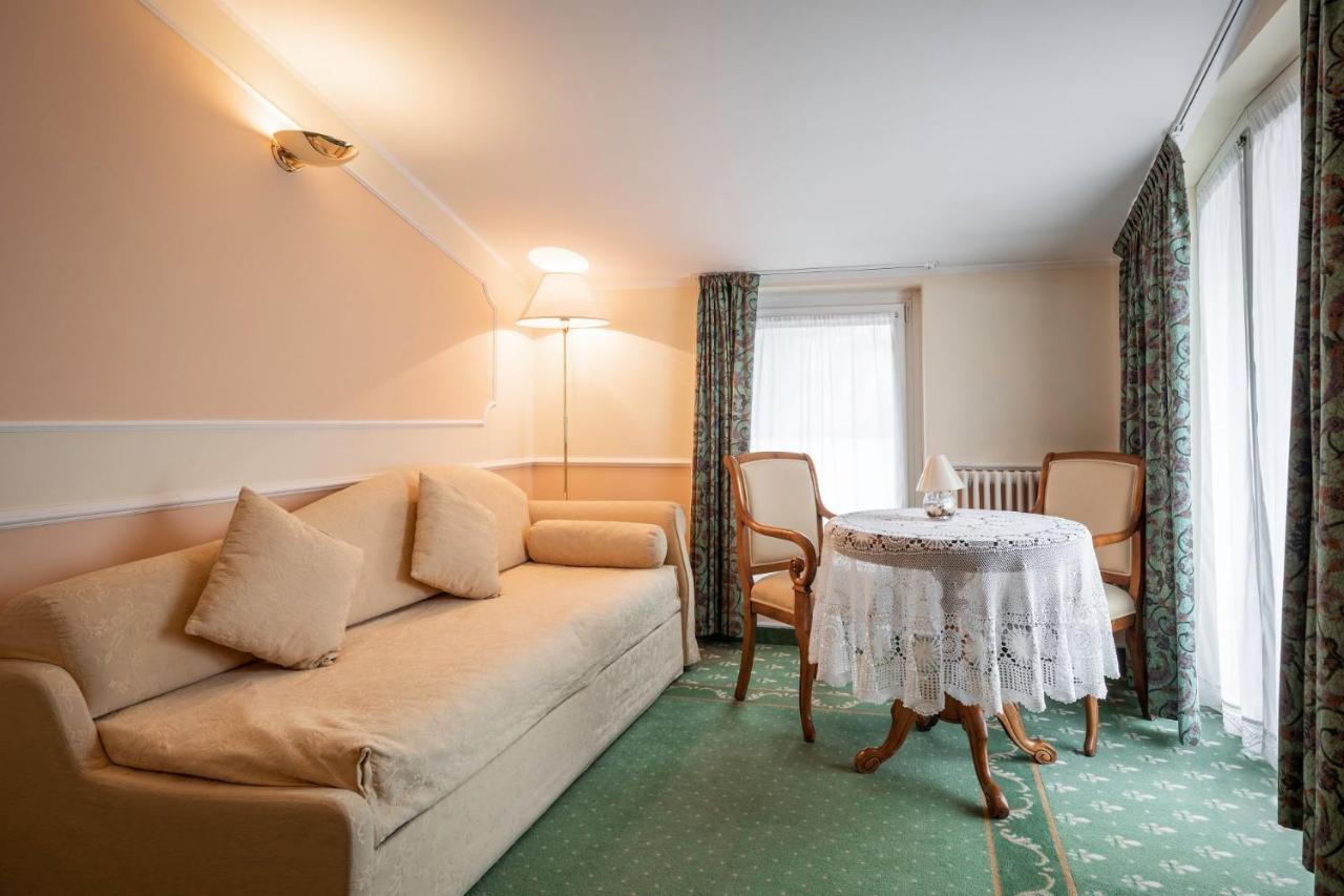 Hotel Elena Saint-Vincent Luaran gambar